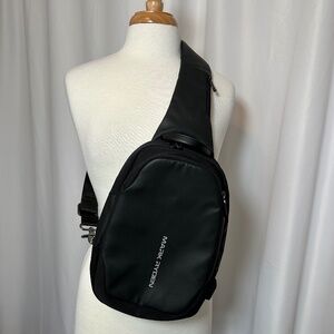MARK RYDEN BLACK CROSSBODY BAG WITH PHONE CHARGING PORT